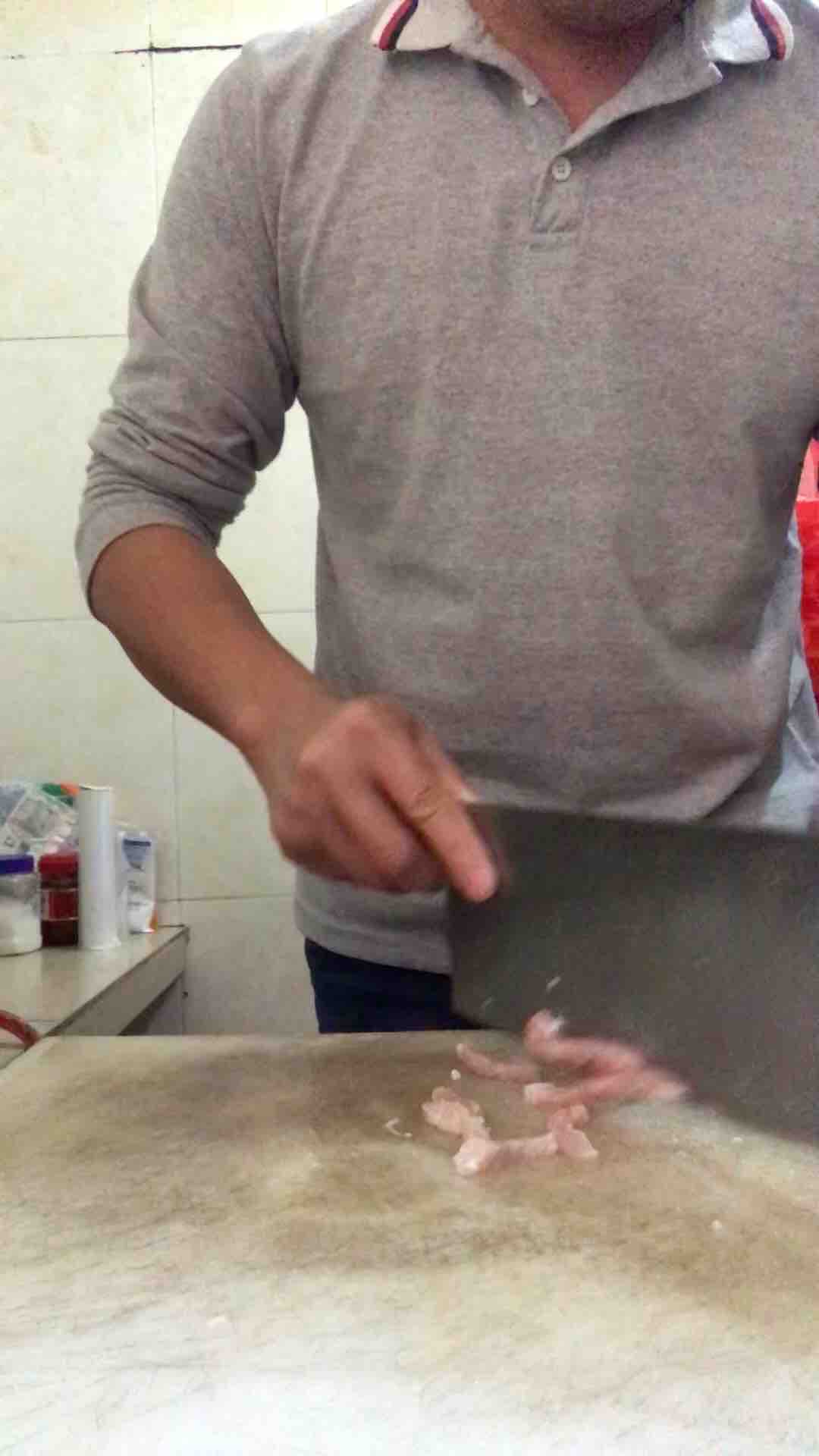 尖椒炒肉絲的做法-香辣味炒菜譜-易網<a href=http://www.xllyou.com/ target=_blank class=infotextkey>健康養生</a>網 尖椒炒肉絲的做法-香辣味炒菜譜