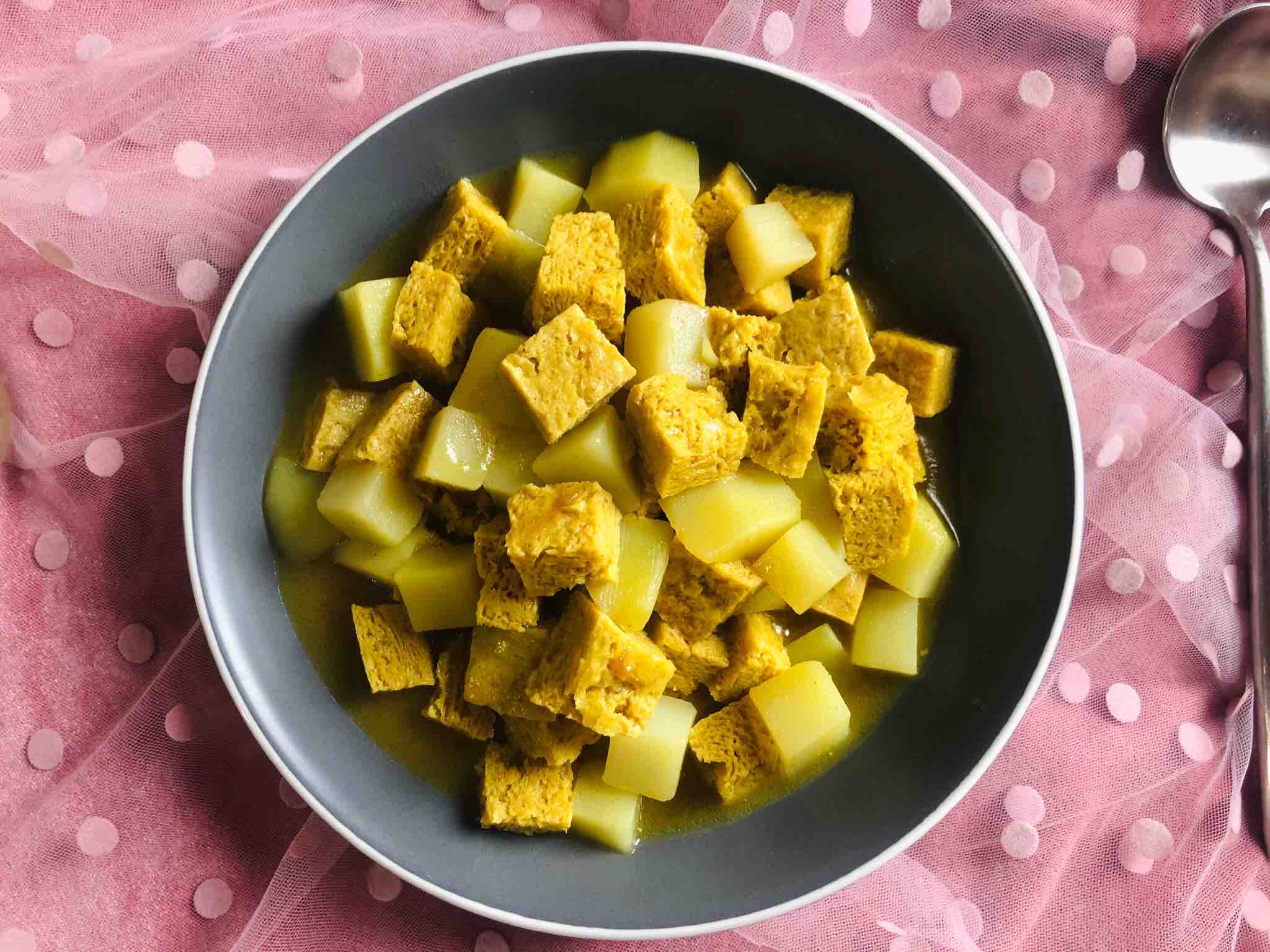 咖喱凍豆腐的做法-咖喱味炒菜譜-易網健康養生網 咖喱凍豆腐的做法-咖喱味炒菜譜