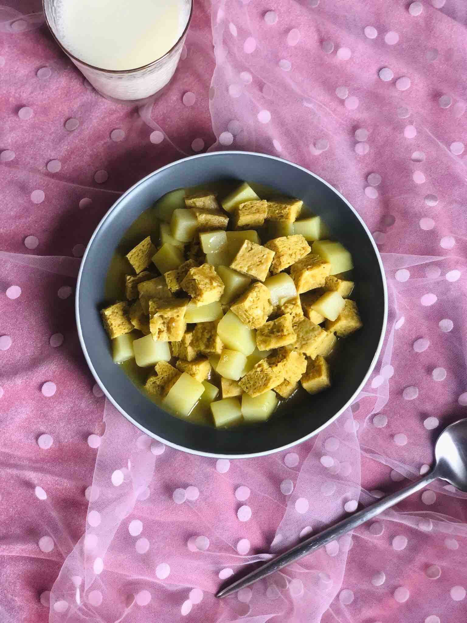 咖喱凍豆腐的做法-咖喱味炒菜譜-易網健康養生網 咖喱凍豆腐的做法-咖喱味炒菜譜