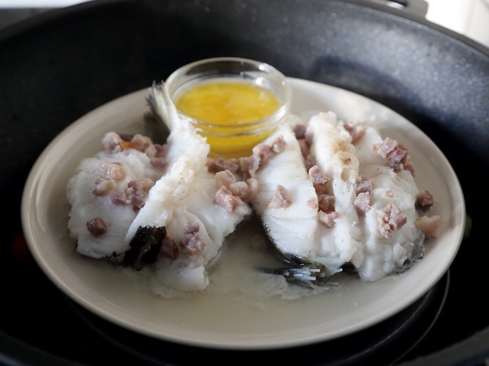 清蒸鱈魚的做法-咸鮮味煮菜譜-易網健康養生網 清蒸鱈魚的做法-咸鮮味煮菜譜