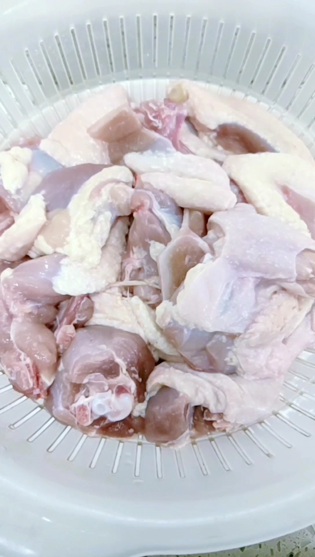 不加一滴油的——土豆燜鴨的做法-咸鮮味燜菜譜-易網<a href=http://www.xllyou.com/ target=_blank class=infotextkey>健康養生</a>網 不加一滴油的——土豆燜鴨的做法-咸鮮味燜菜譜