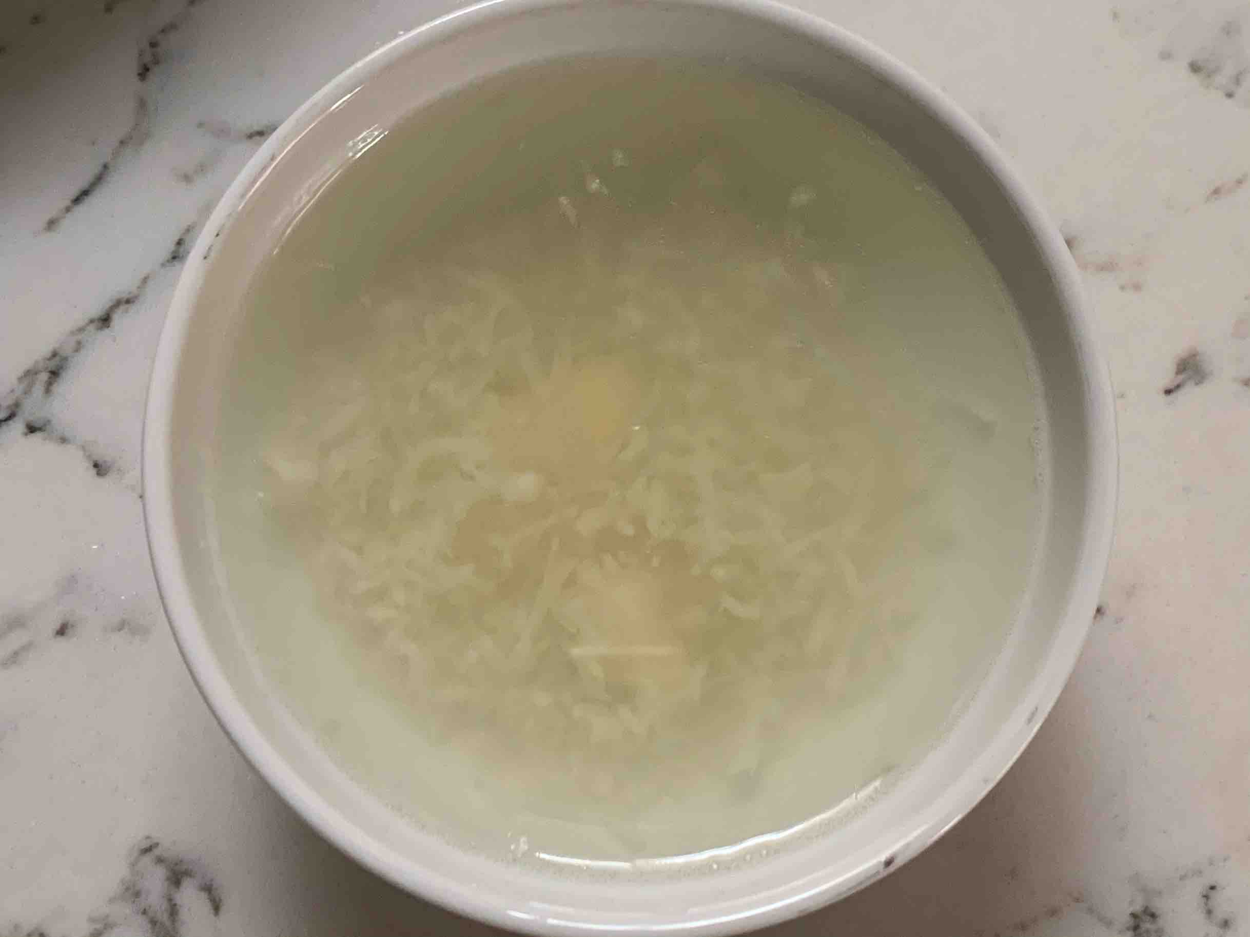 好吃又簡單的冷鍋麻辣魷魚須的做法-香辣味泡菜譜-易網<a href=http://www.xllyou.com/ target=_blank class=infotextkey>健康養生</a>網 好吃又簡單的冷鍋麻辣魷魚須的做法-香辣味泡菜譜