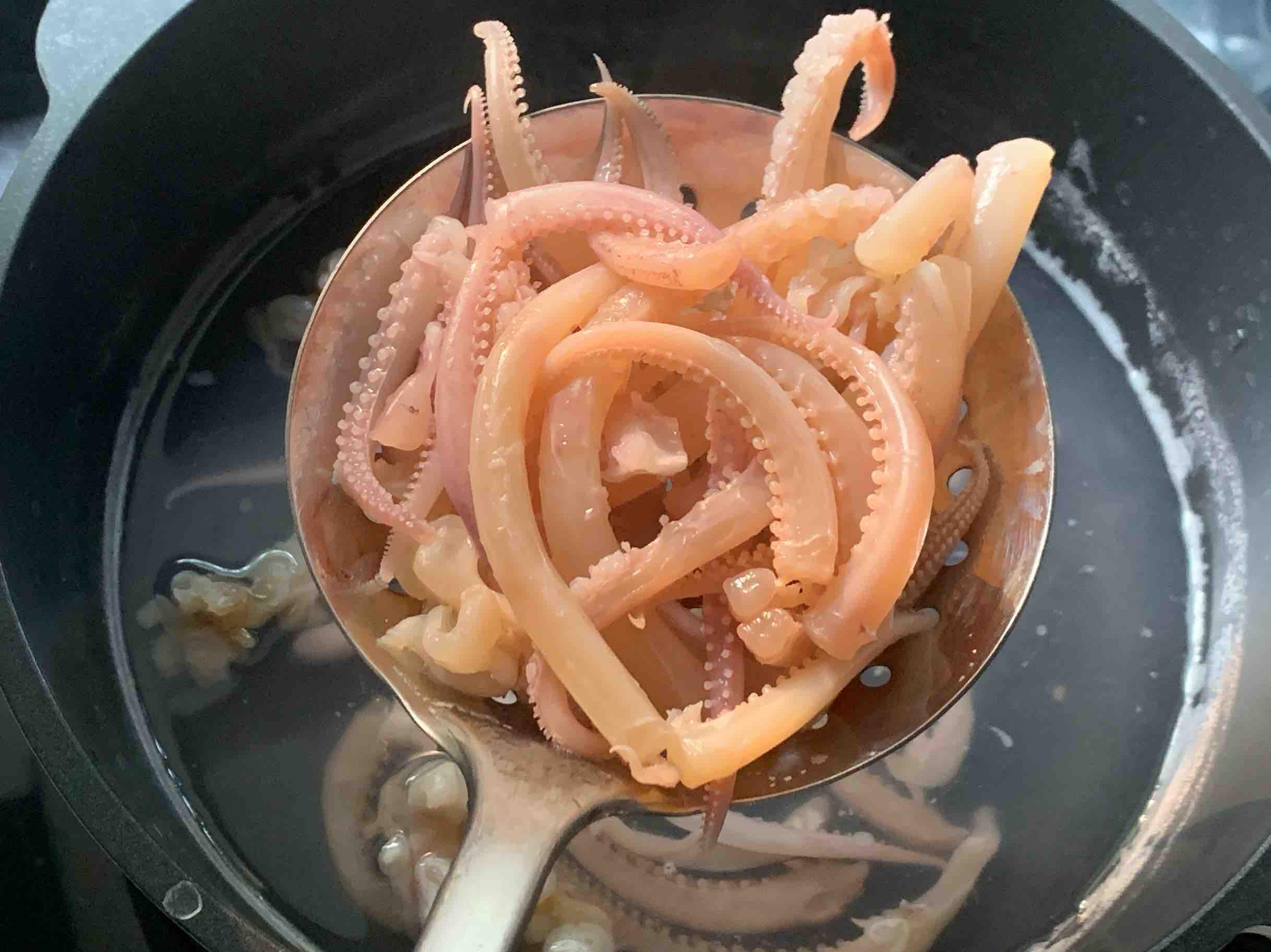 好吃又簡單的冷鍋麻辣魷魚須的做法-香辣味泡菜譜-易網健康養生網 好吃又簡單的冷鍋麻辣魷魚須的做法-香辣味泡菜譜