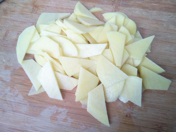 木耳燒土豆的做法-家常味燒菜譜-易網健康養生網 木耳燒土豆的做法-家常味燒菜譜