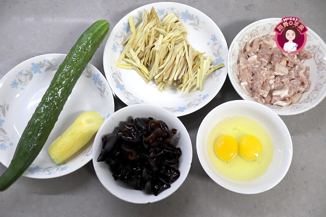 炒苜蓿肉的做法-家常味炒菜譜-易網(wǎng)<a href=http://www.xllyou.com/ target=_blank class=infotextkey>健康養(yǎng)生</a>網(wǎng) 炒苜蓿肉的做法-家常味炒菜譜