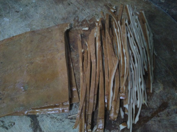 涼拌豆腐干的做法-家常味拌菜譜-易網健康養生網 涼拌豆腐干的做法-家常味拌菜譜