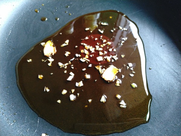 香辣小鯽魚的做法-香辣味炒菜譜-易網健康養生網 香辣小鯽魚的做法-香辣味炒菜譜