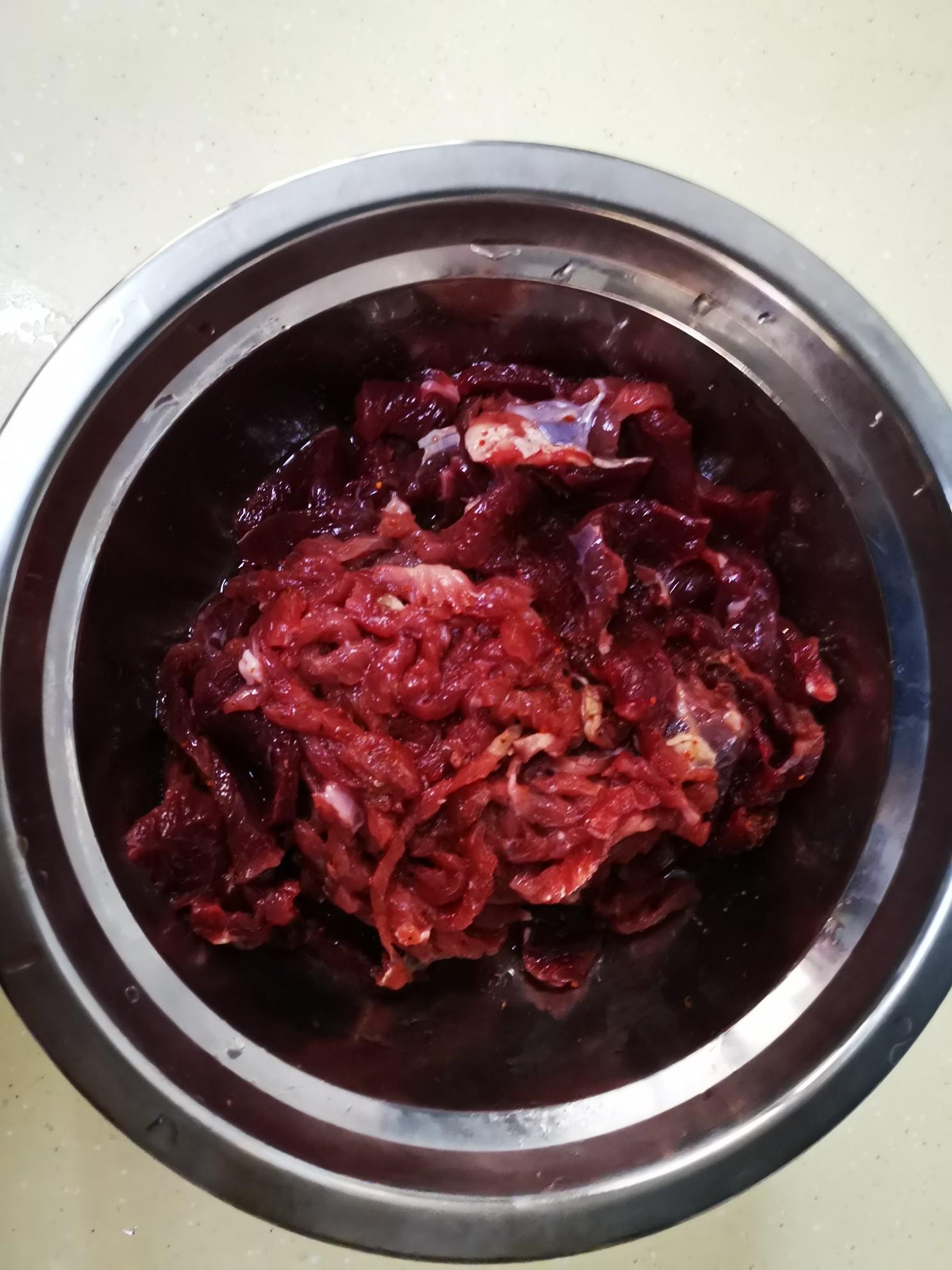 甜椒炒牛肉的做法-家常味炒菜譜-易網(wǎng)健康養(yǎng)生網(wǎng) 甜椒炒牛肉的做法-家常味炒菜譜