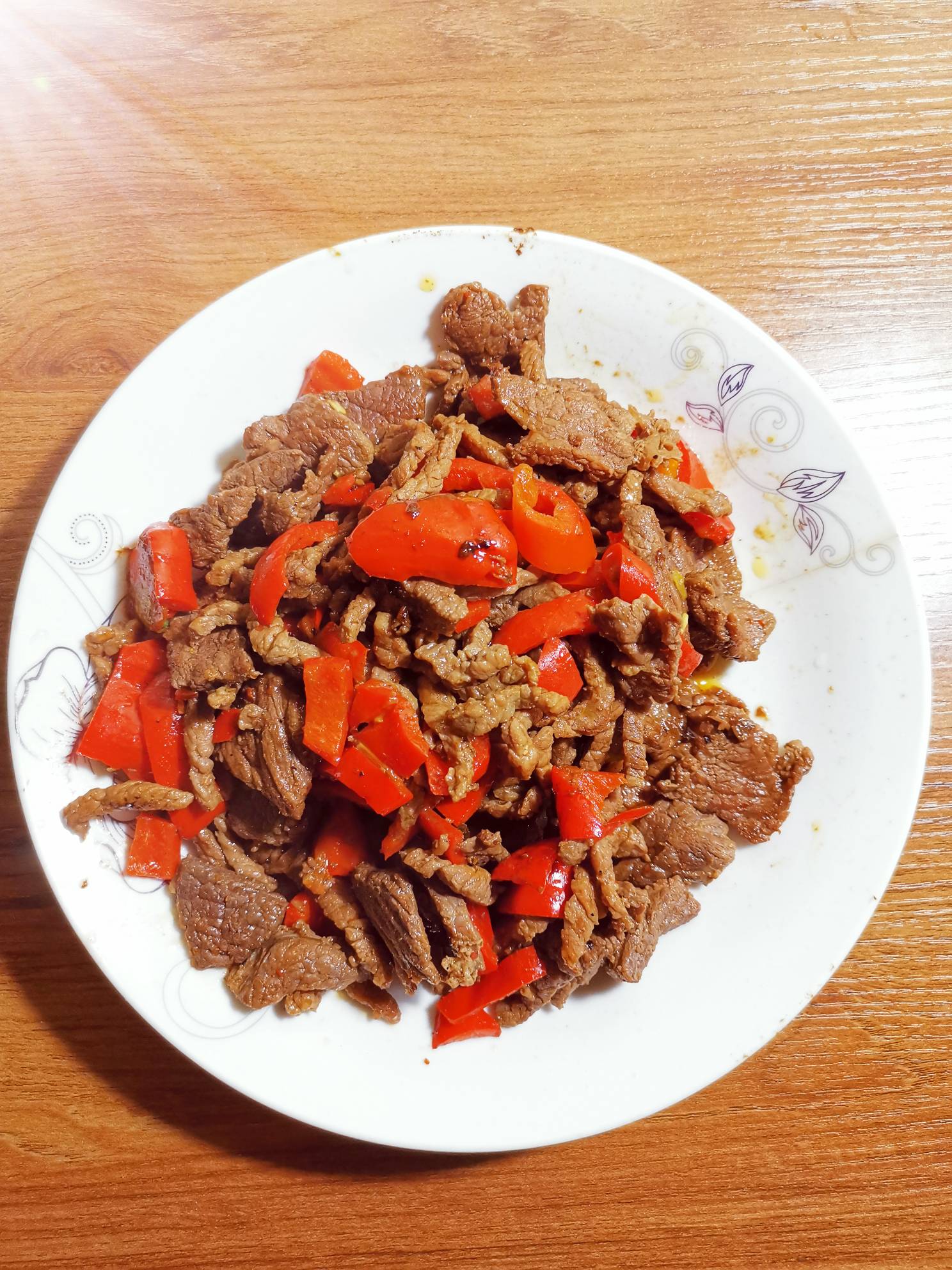 甜椒炒牛肉的做法-家常味炒菜譜-易網(wǎng)健康養(yǎng)生網(wǎng) 甜椒炒牛肉的做法-家常味炒菜譜