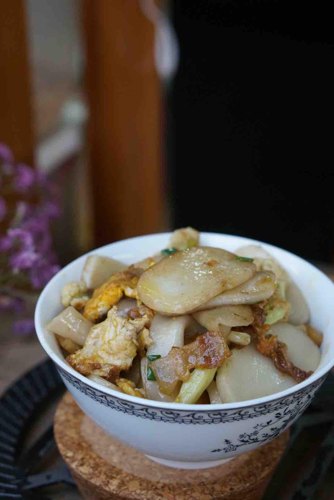 油渣花菜炒年糕的做法-家常味炒菜譜-易網健康養生網 油渣花菜炒年糕的做法-家常味炒菜譜