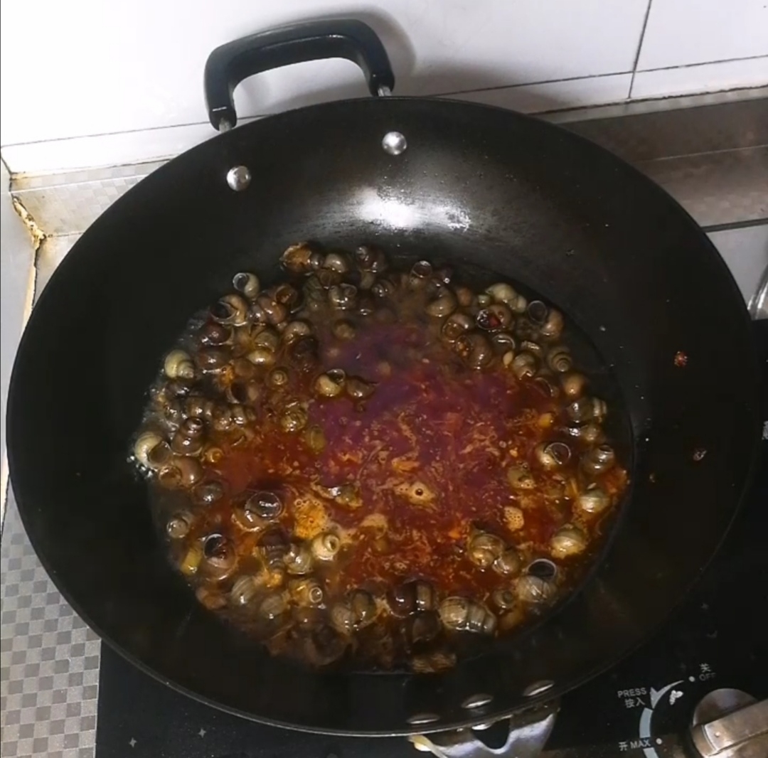 辣炒田螺的做法-香辣味炒菜譜-易網健康養生網 辣炒田螺的做法-香辣味炒菜譜