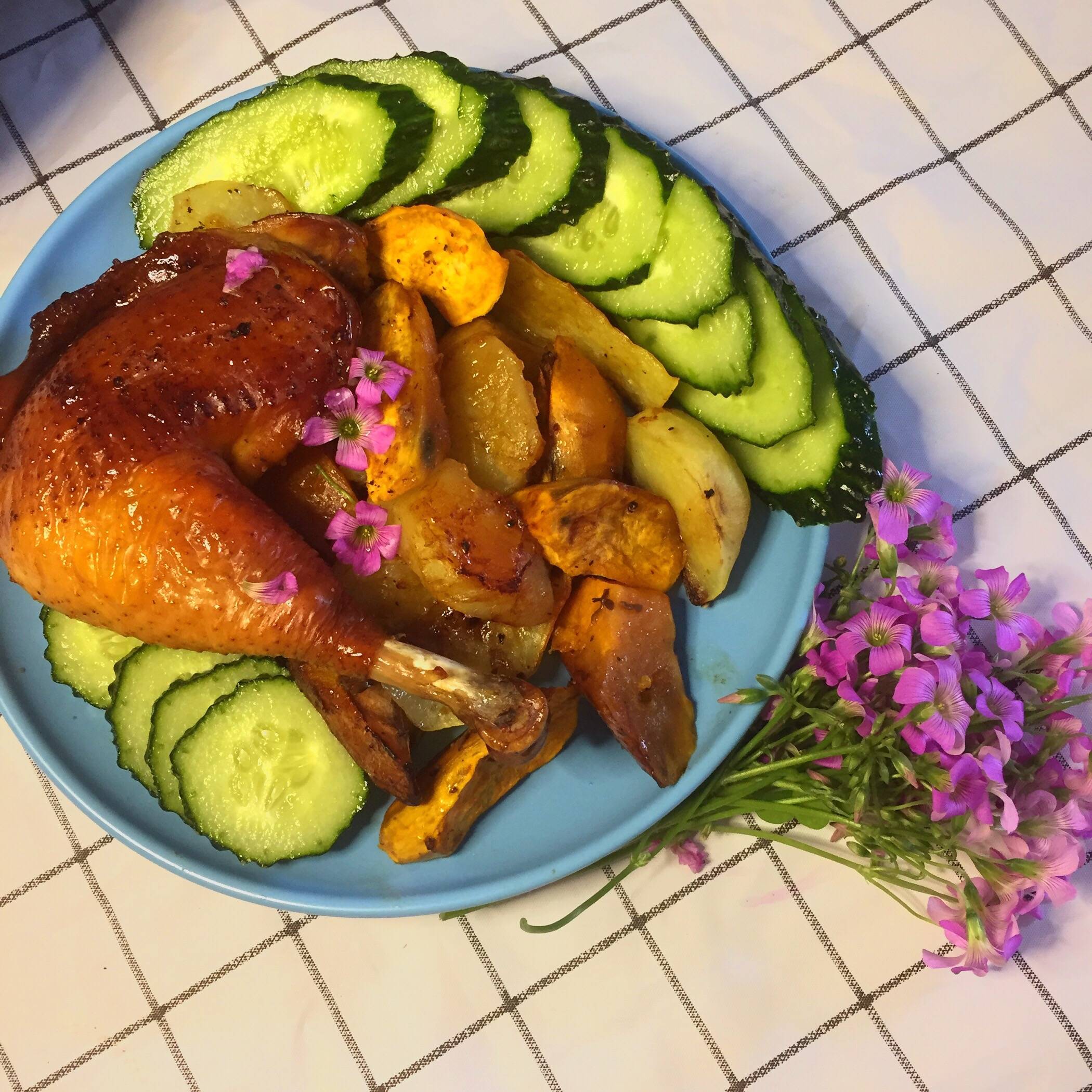 快手烤箱菜集合之烤脆皮雞腿(含薯塊)的做法-家常味烤菜譜-易網(wǎng)健康養(yǎng)生網(wǎng) 快手烤箱菜集合之烤脆皮雞腿(含薯塊)的做法-家常味烤菜譜