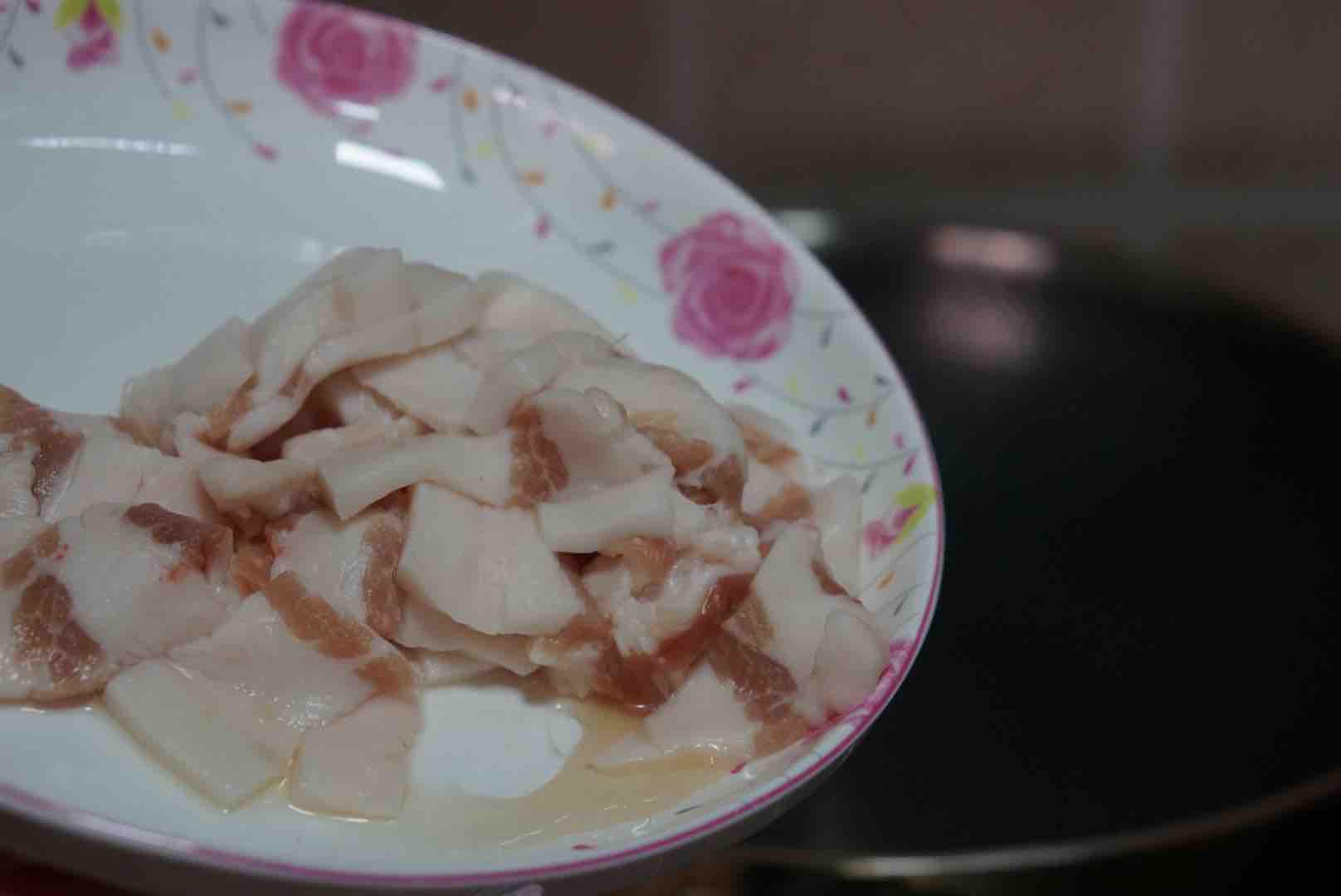 油渣花菜炒年糕的做法-家常味炒菜譜-易網健康養生網 油渣花菜炒年糕的做法-家常味炒菜譜