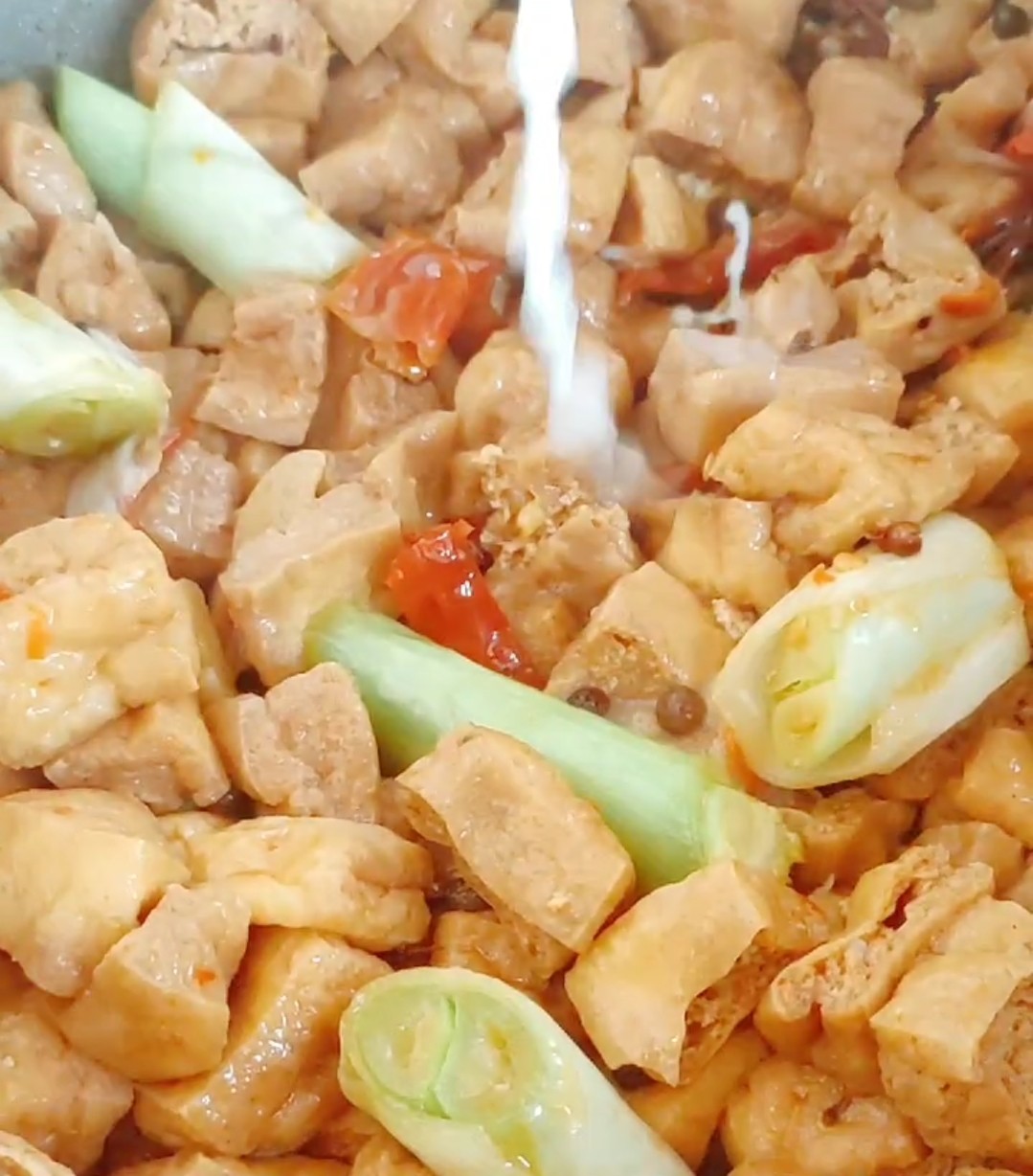 麻辣賽肥腸的做法-麻辣味炒菜譜-易網健康養生網 麻辣賽肥腸的做法-麻辣味炒菜譜