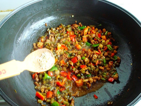 酸豆角肉丁蒸豆腐的做法-酸辣味蒸菜譜-易網(wǎng)健康養(yǎng)生網(wǎng) 酸豆角肉丁蒸豆腐的做法-酸辣味蒸菜譜