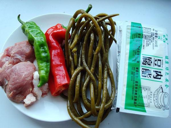 酸豆角肉丁蒸豆腐的做法-酸辣味蒸菜譜-易網(wǎng)<a href=http://www.xllyou.com/ target=_blank class=infotextkey>健康養(yǎng)生</a>網(wǎng) 酸豆角肉丁蒸豆腐的做法-酸辣味蒸菜譜