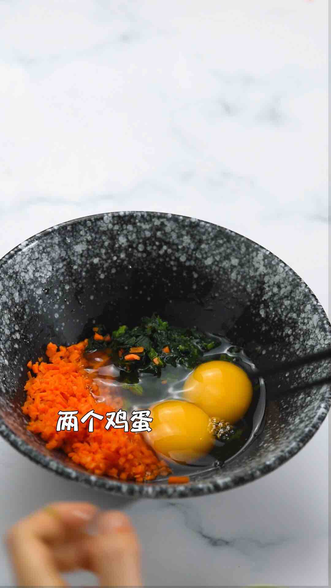 胡蘿卜菠菜蛋餅的做法-咸鮮味煎菜譜-易網(wǎng)健康養(yǎng)生網(wǎng) 胡蘿卜菠菜蛋餅的做法-咸鮮味煎菜譜