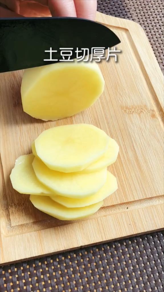 干鍋土豆片的做法-香辣味炒菜譜