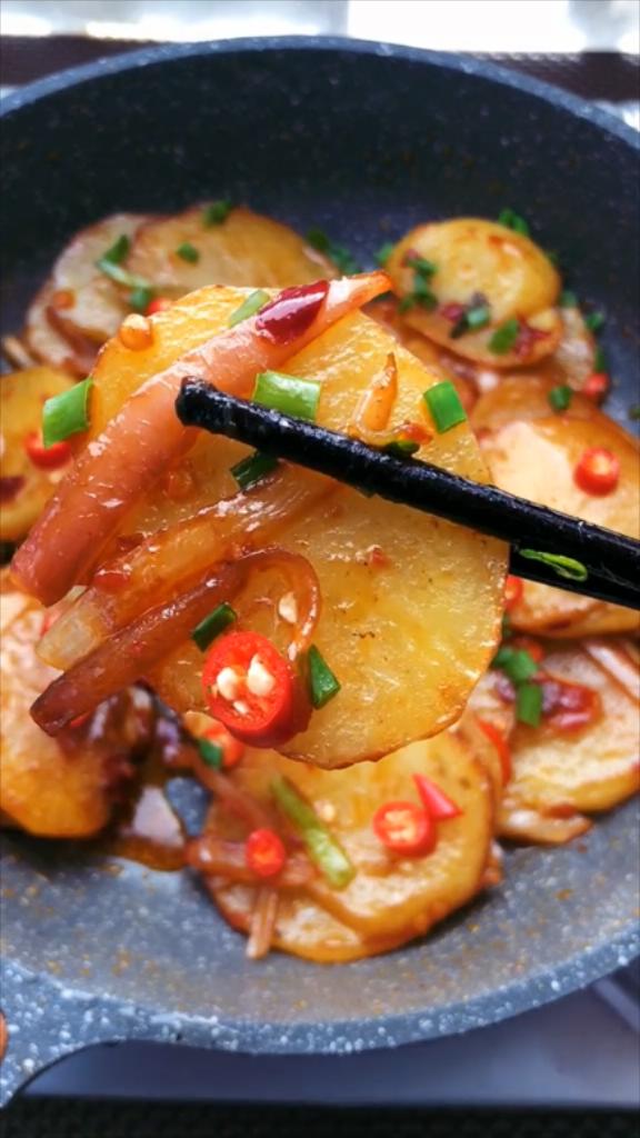 干鍋土豆片的做法-香辣味炒菜譜