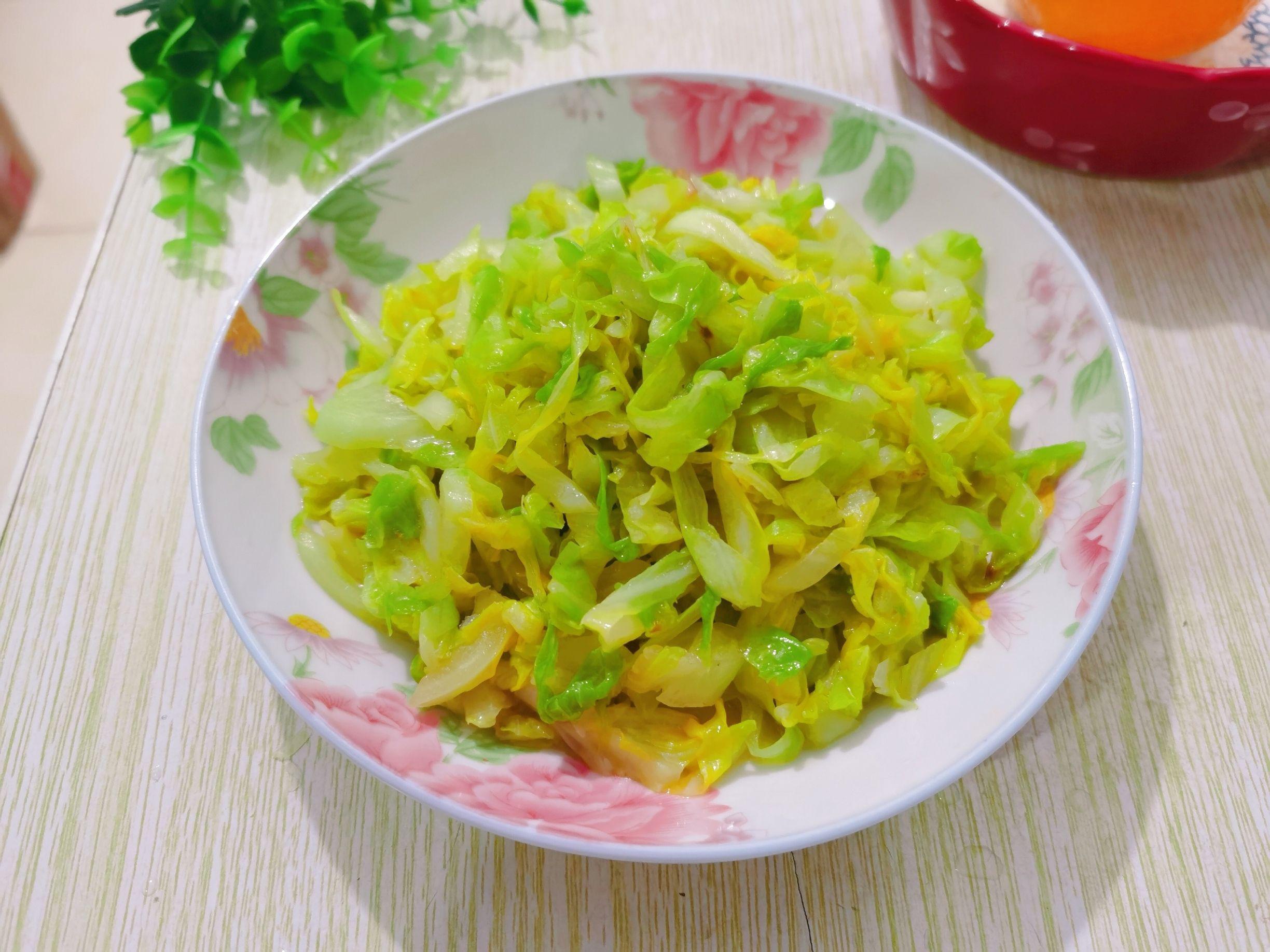 爆炒甘藍的做法-咸鮮味炒菜譜-易網健康養生網 爆炒甘藍的做法-咸鮮味炒菜譜