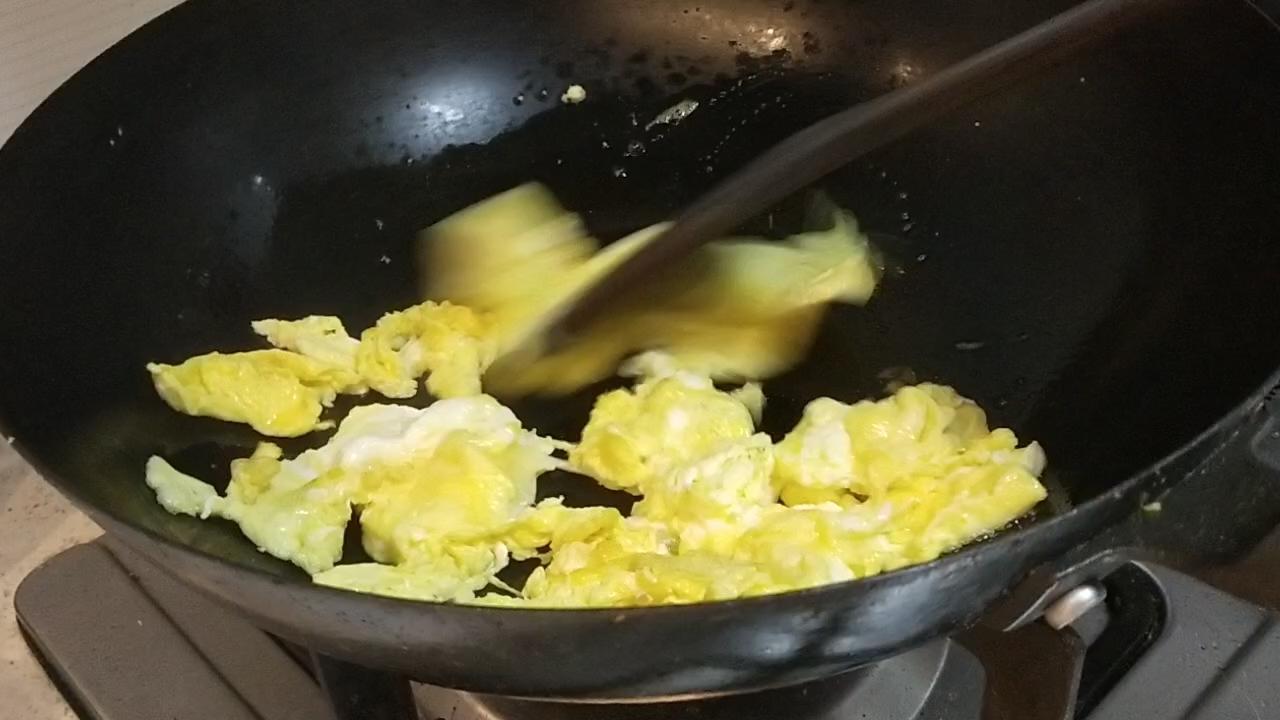 蒜苗炒雞蛋的做法-家常味炒菜譜-易網(wǎng)健康養(yǎng)生網(wǎng) 蒜苗炒雞蛋的做法-家常味炒菜譜