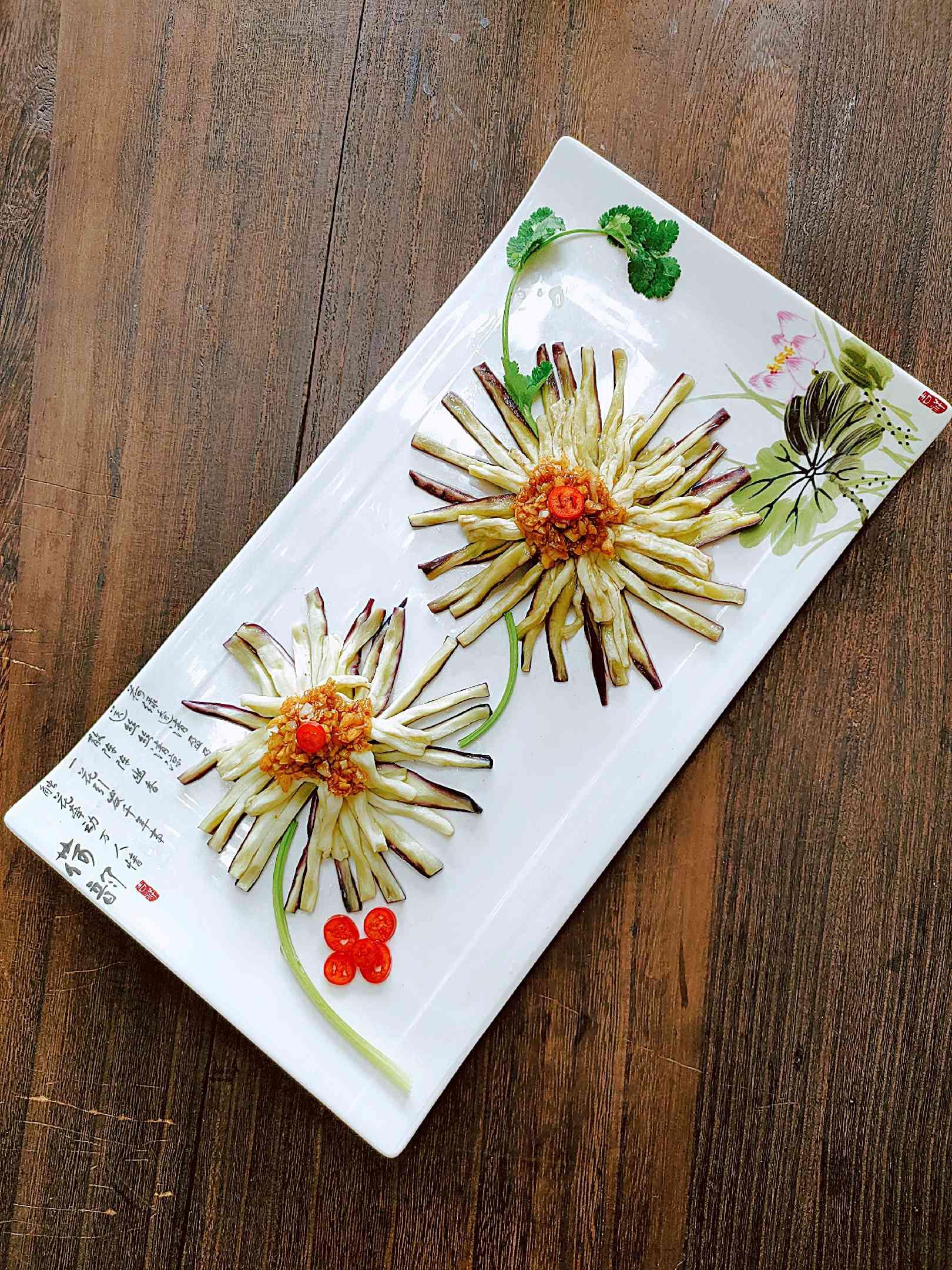 菊花茄子的做法-蒜香味蒸菜譜-易網(wǎng)健康養(yǎng)生網(wǎng) 菊花茄子的做法-蒜香味蒸菜譜