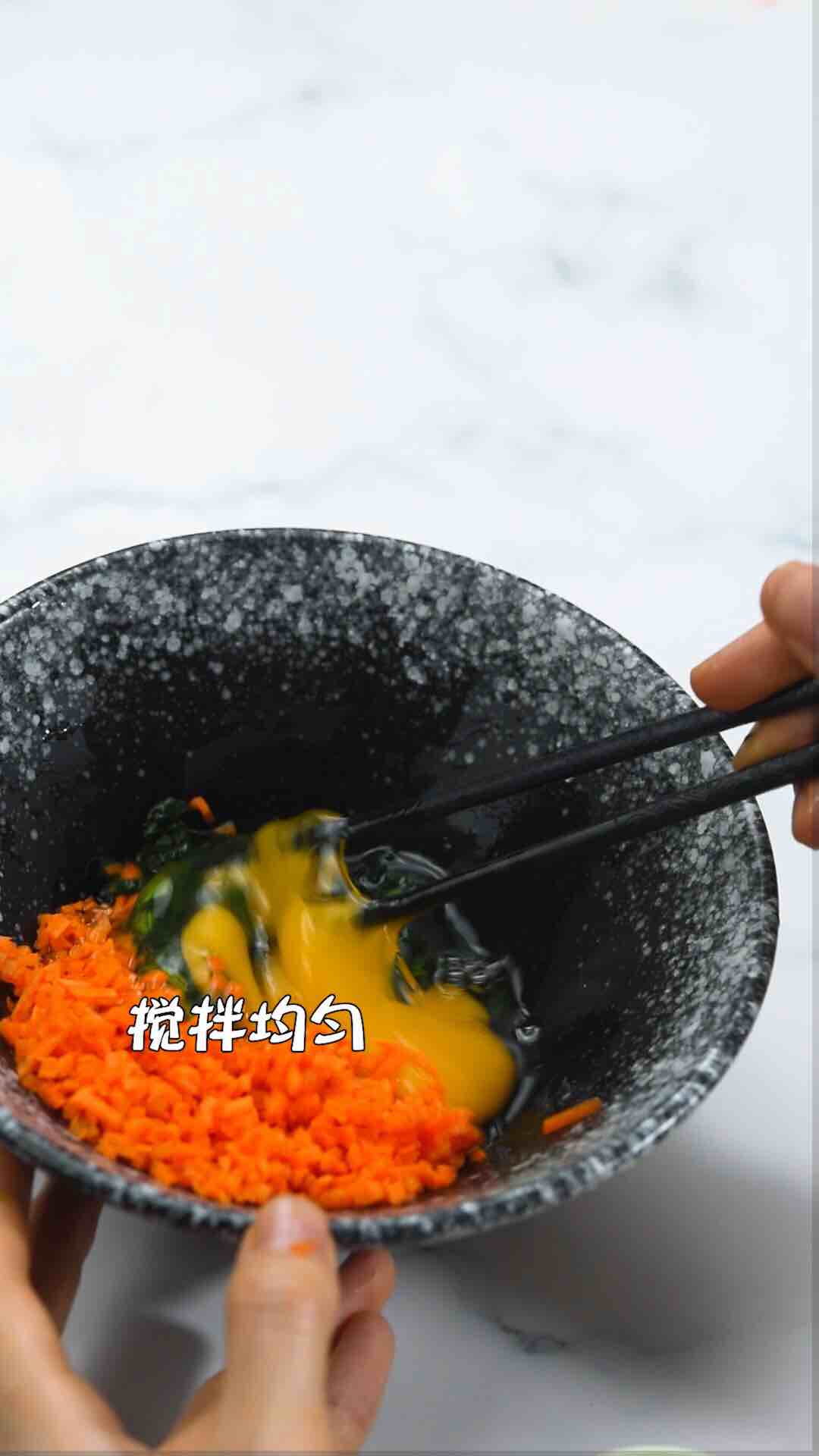 胡蘿卜菠菜蛋餅的做法-咸鮮味煎菜譜-易網(wǎng)健康養(yǎng)生網(wǎng) 胡蘿卜菠菜蛋餅的做法-咸鮮味煎菜譜