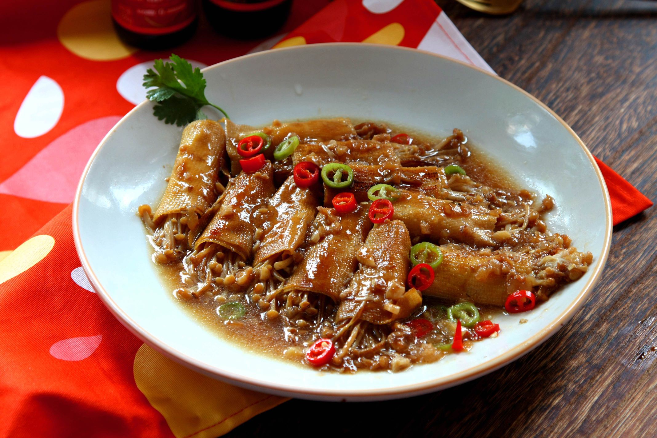 金針菇豆皮卷的做法-家常味燒菜譜-易網(wǎng)健康養(yǎng)生網(wǎng) 金針菇豆皮卷的做法-家常味燒菜譜