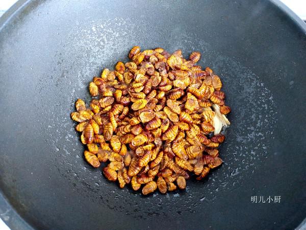 青椒炒蠶蛹的做法-家常味炒菜譜-易網(wǎng)健康養(yǎng)生網(wǎng) 青椒炒蠶蛹的做法-家常味炒菜譜