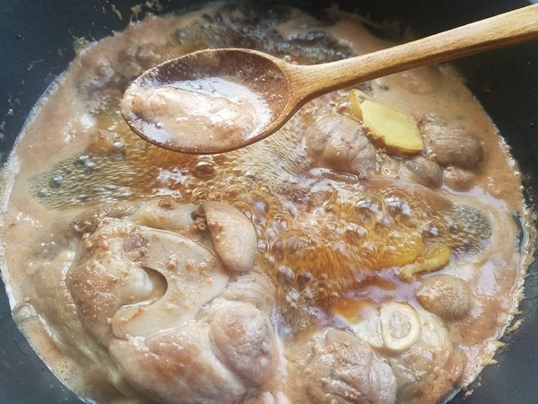 蘆筍腐乳豬肘的做法-家常味燉菜譜-易網(wǎng)健康養(yǎng)生網(wǎng) 蘆筍腐乳豬肘的做法-家常味燉菜譜