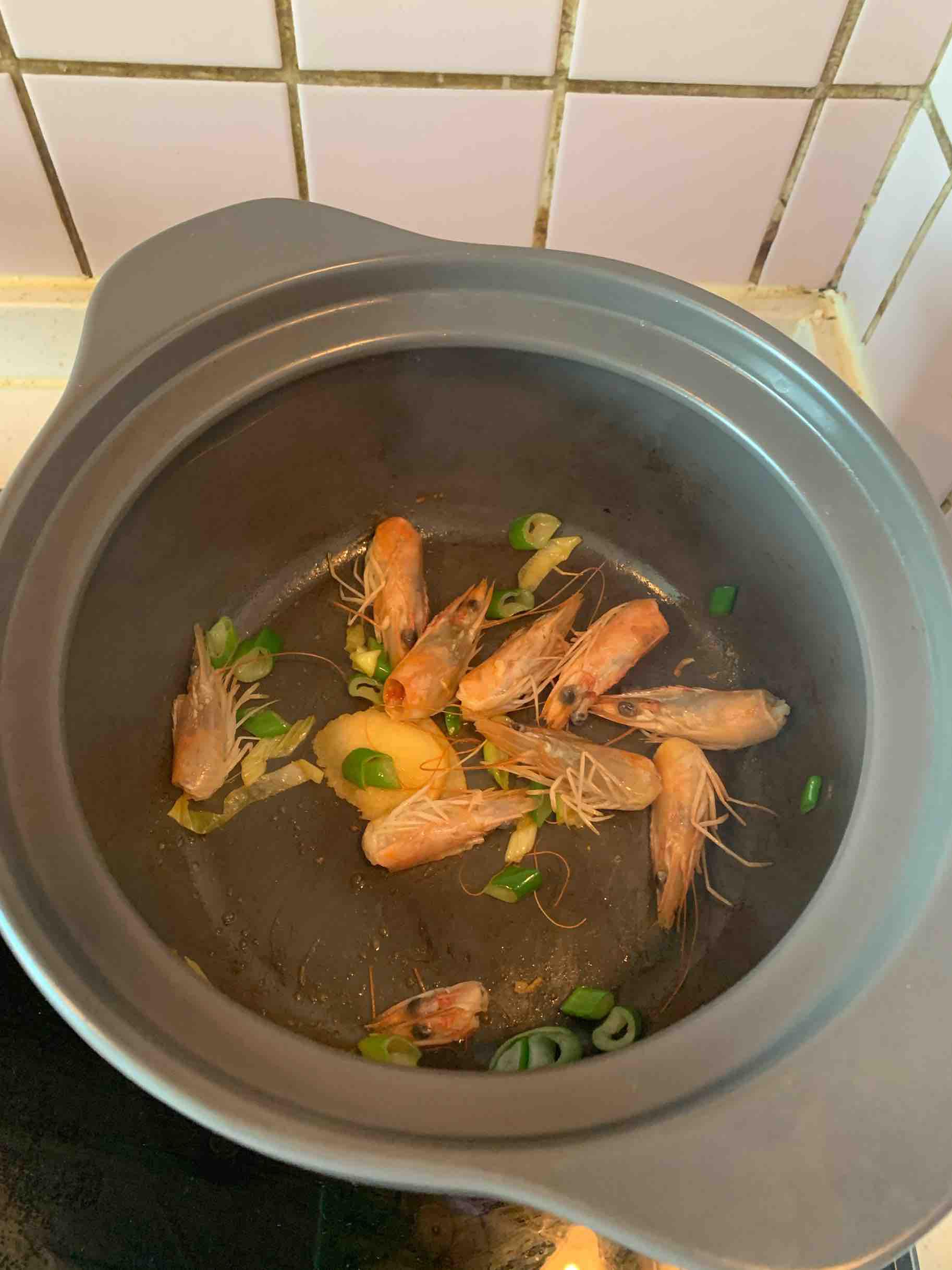 南瓜蝦煲的做法-咸鮮味煲菜譜-易網<a href=http://www.xllyou.com/ target=_blank class=infotextkey>健康養生</a>網 南瓜蝦煲的做法-咸鮮味煲菜譜