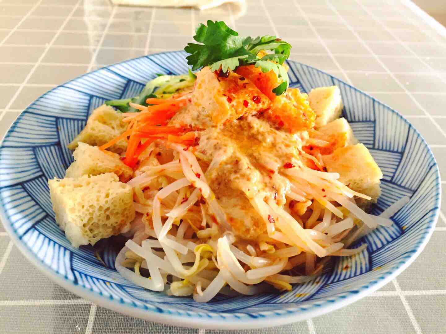 涼皮肉夾饃的做法-咸鮮味蒸菜譜-易網(wǎng)健康養(yǎng)生網(wǎng) 涼皮肉夾饃的做法-咸鮮味蒸菜譜