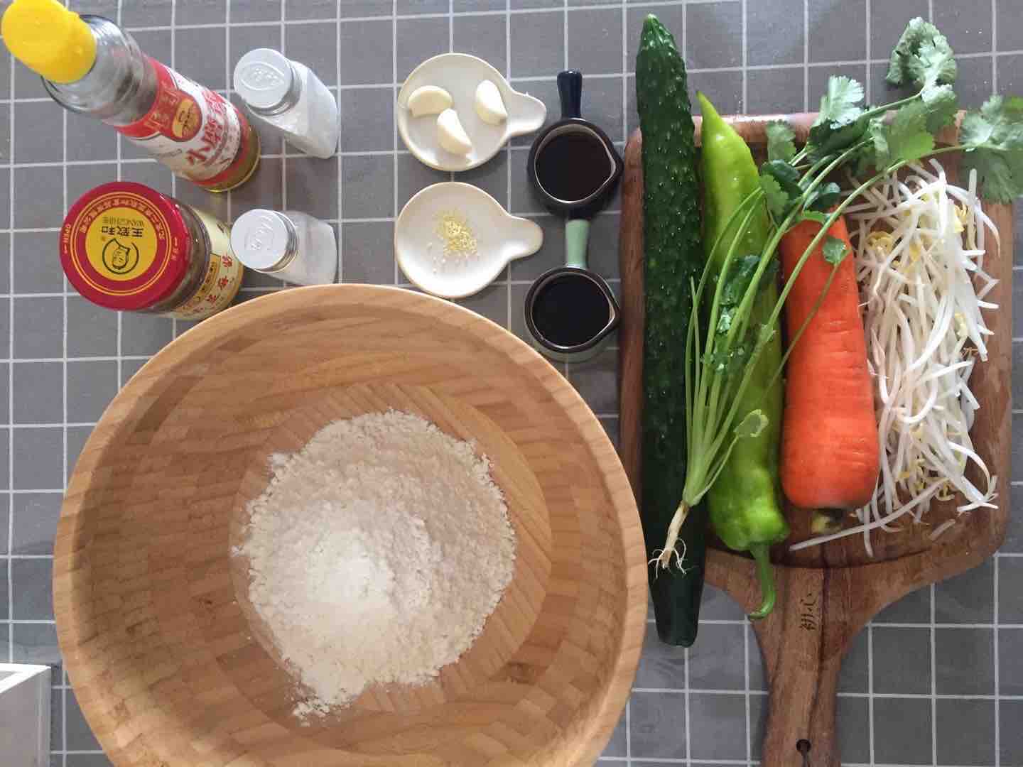 涼皮肉夾饃的做法-咸鮮味蒸菜譜-易網(wǎng)健康養(yǎng)生網(wǎng) 涼皮肉夾饃的做法-咸鮮味蒸菜譜