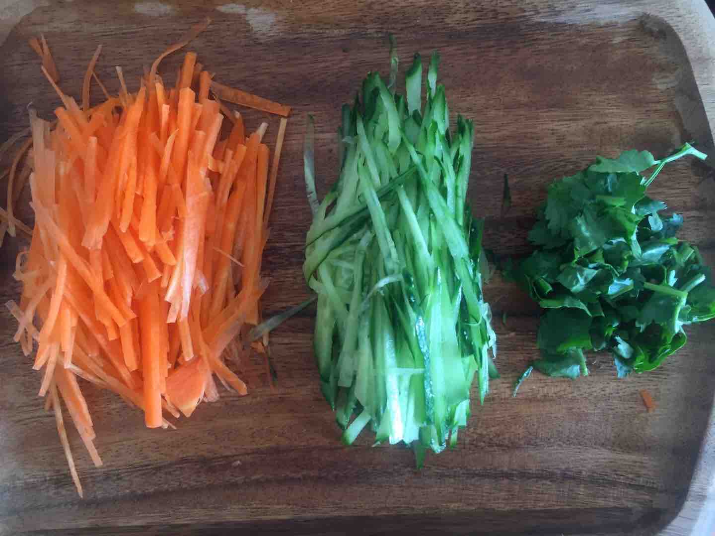 涼皮肉夾饃的做法-咸鮮味蒸菜譜-易網(wǎng)健康養(yǎng)生網(wǎng) 涼皮肉夾饃的做法-咸鮮味蒸菜譜