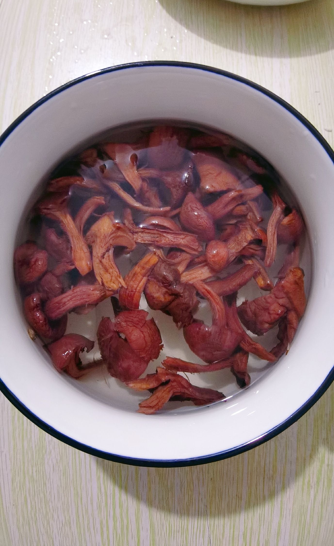 辣椒炒蘑菇的做法-咸鮮味炒菜譜