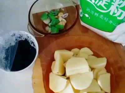 黑芝麻土豆片的做法-咸鮮味炒菜譜
