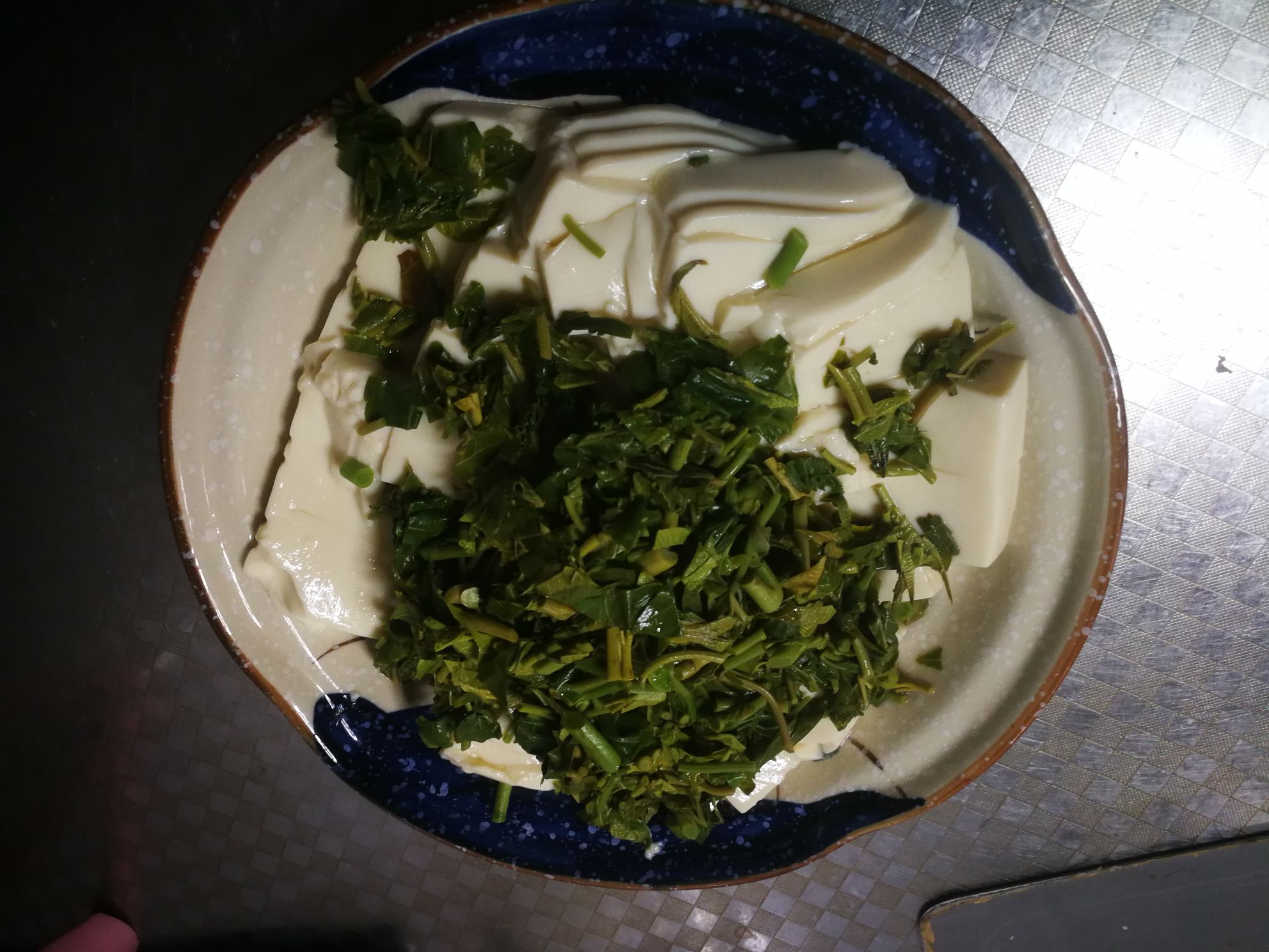 香椿拌豆腐的做法-家常味拌菜譜-易網健康養生網 香椿拌豆腐的做法-家常味拌菜譜