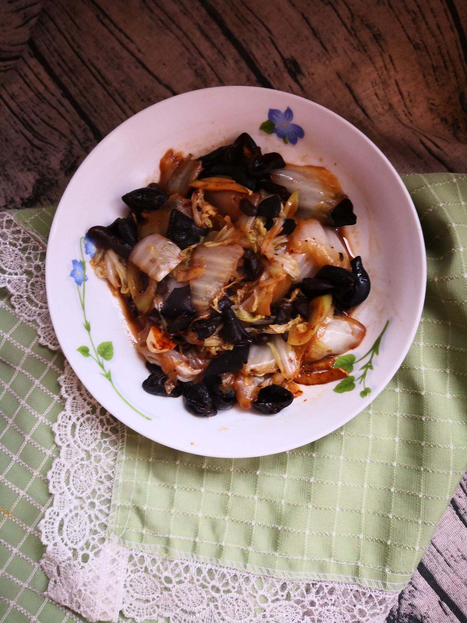 豆豉炒白菜片木耳的做法-家常味炒菜譜-易網(wǎng)健康養(yǎng)生網(wǎng) 豆豉炒白菜片木耳的做法-家常味炒菜譜