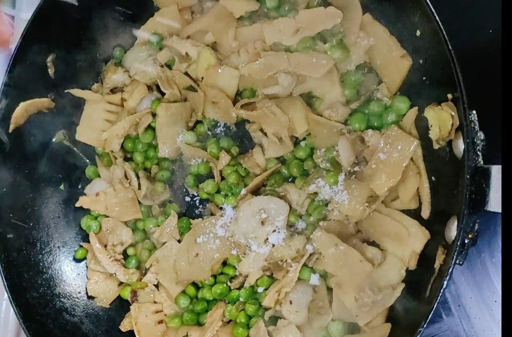 青豆筍片炒肉的做法-咸鮮味炒菜譜-易網健康養生網 青豆筍片炒肉的做法-咸鮮味炒菜譜