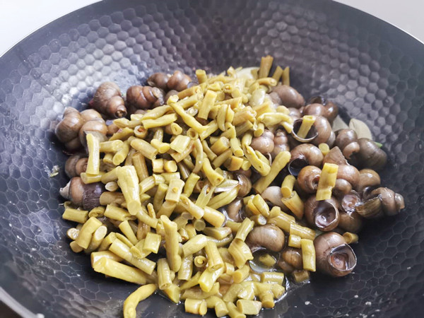 酸豆角炒田螺的做法-香辣味炒菜譜-易網健康養生網 酸豆角炒田螺的做法-香辣味炒菜譜