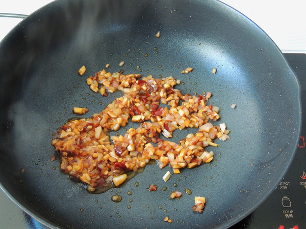 香菇肉末粉絲的做法-家常味炒菜譜-易網健康養生網 香菇肉末粉絲的做法-家常味炒菜譜