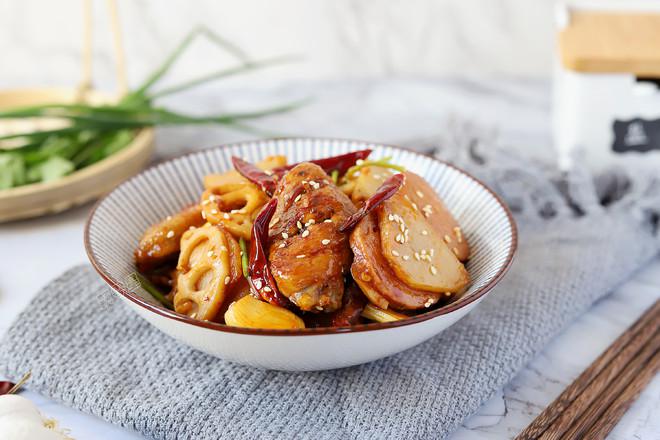 干鍋雞翅的做法-家常味燒菜譜-易網(wǎng)健康養(yǎng)生網(wǎng) 干鍋雞翅的做法-家常味燒菜譜