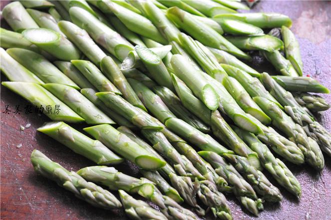 蘆筍炒煮雞蛋的做法-家常味炒菜譜-易網(wǎng)健康養(yǎng)生網(wǎng) 蘆筍炒煮雞蛋的做法-家常味炒菜譜