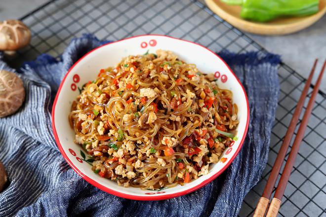 香菇肉末粉絲的做法-家常味炒菜譜-易網健康養生網 香菇肉末粉絲的做法-家常味炒菜譜