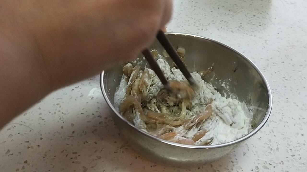 香炸小河蝦的做法-咸鮮味炸菜譜-易網健康養生網 香炸小河蝦的做法-咸鮮味炸菜譜