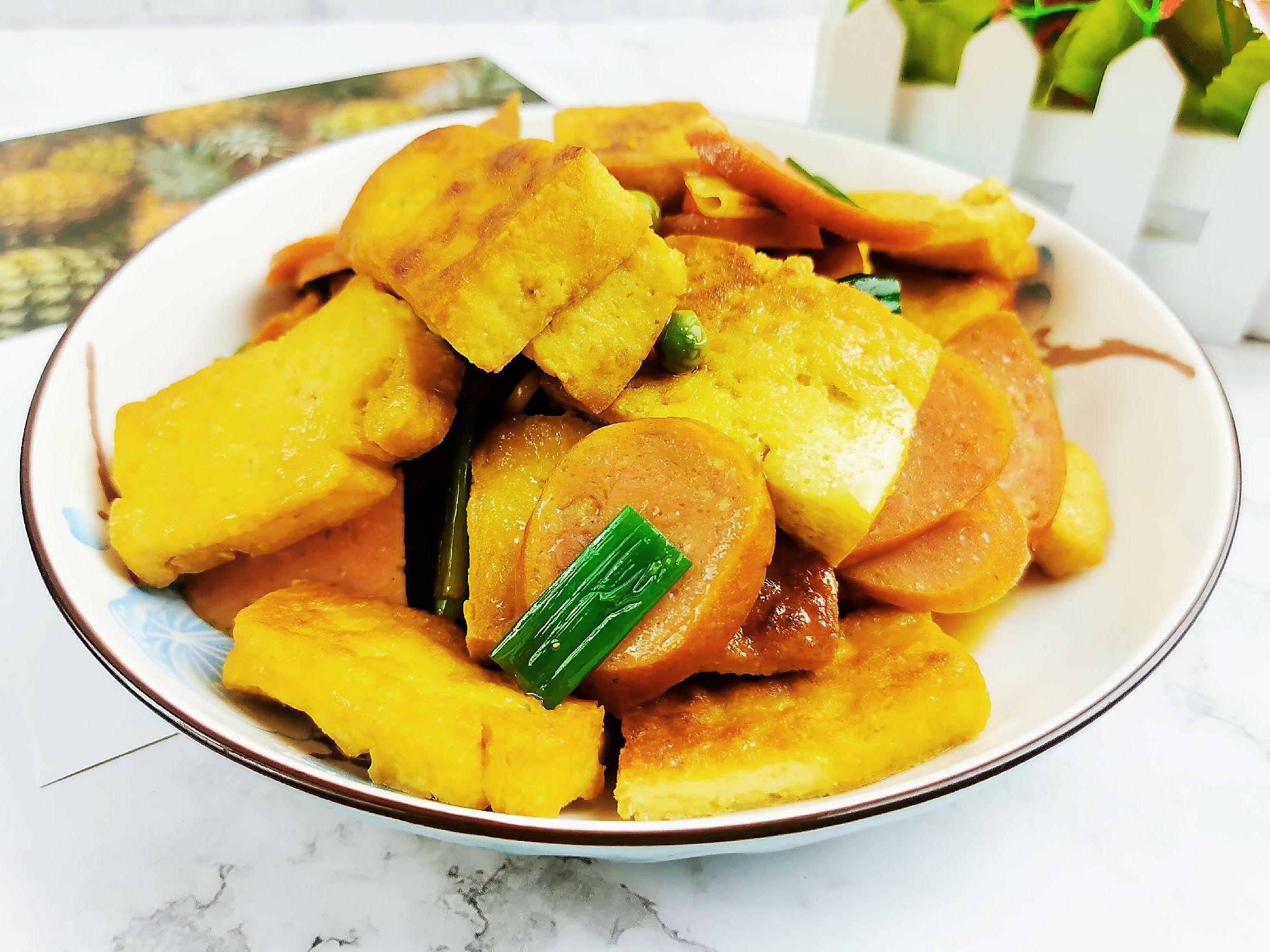 豆腐炒香腸的做法-咸鮮味炒菜譜