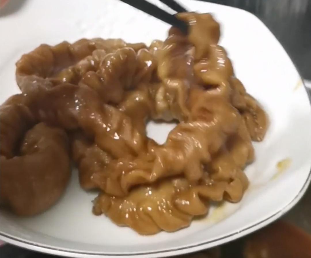 燜豬大腸的做法-家常味燜菜譜