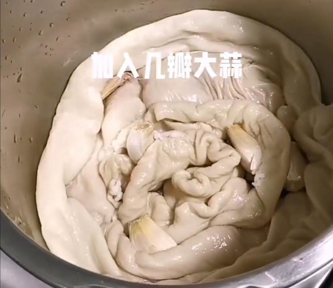 燜豬大腸的做法-家常味燜菜譜