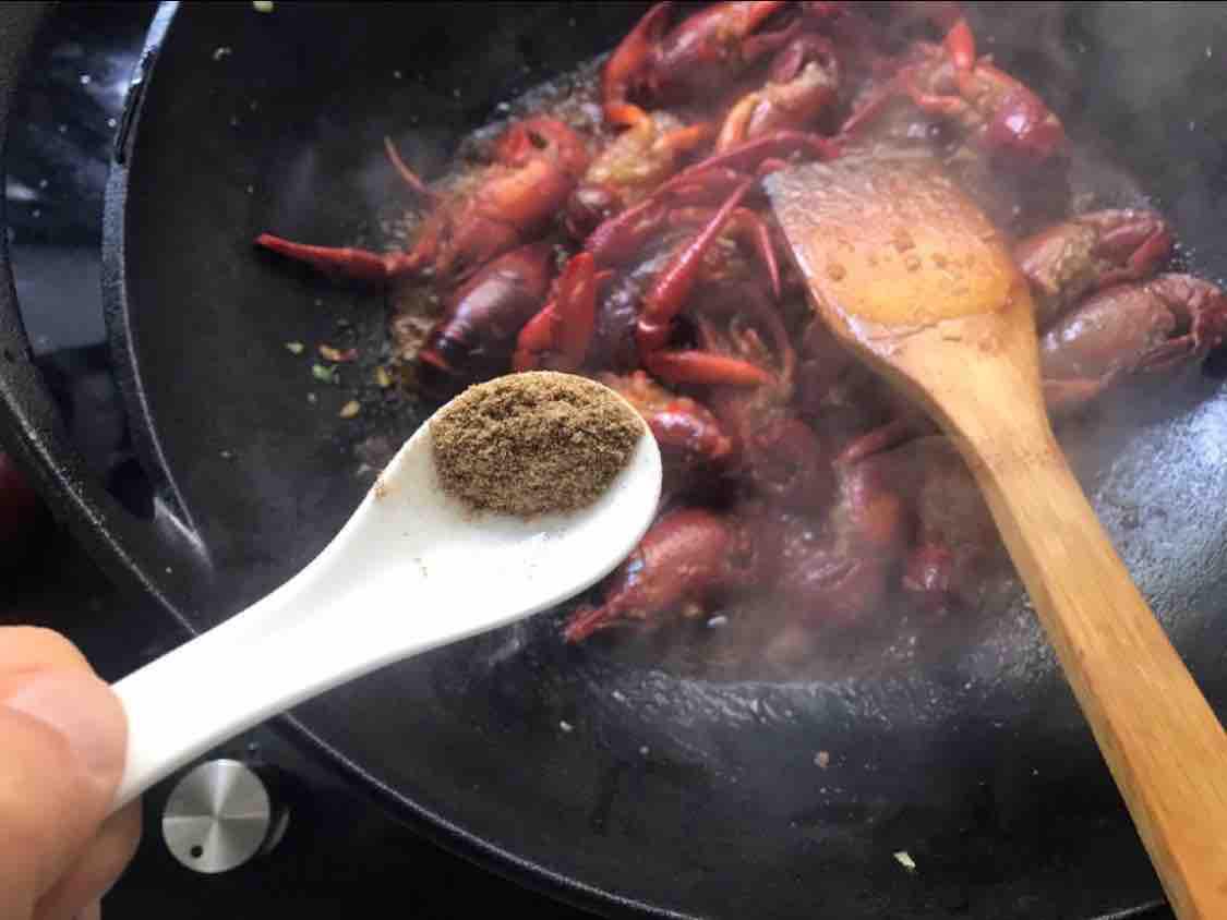 小龍蝦的做法-五香味煮菜譜