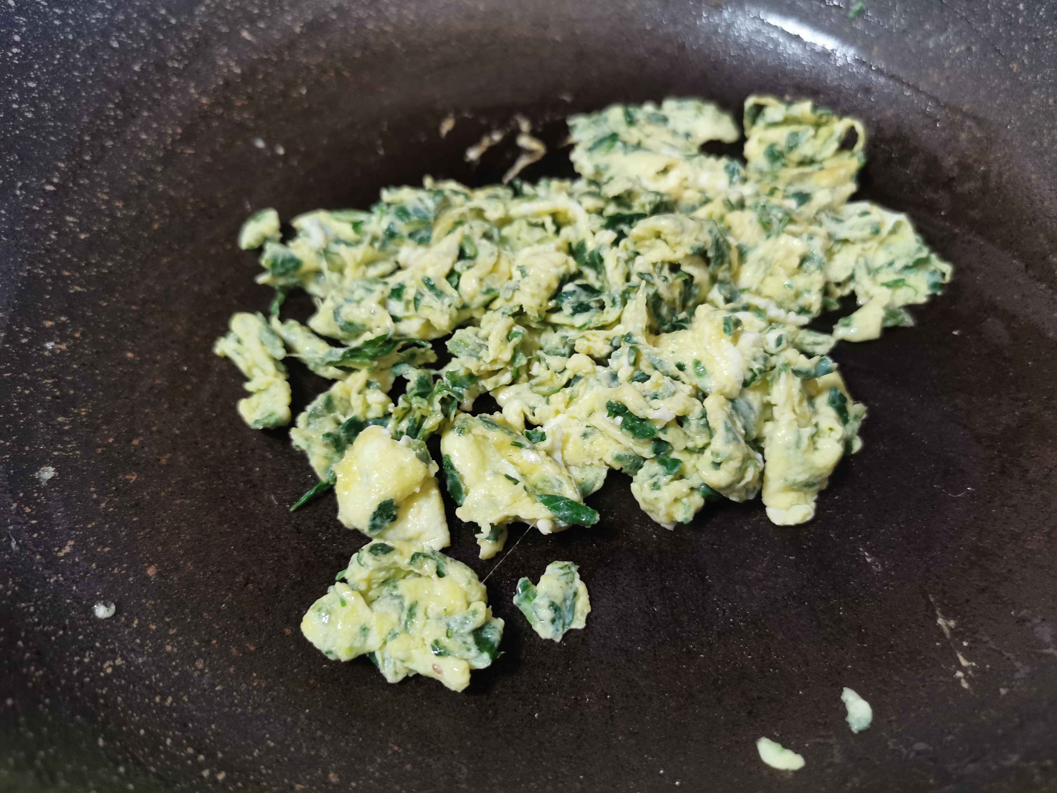 苜蓿菜炒雞蛋的做法-家常味炒菜譜-易網(wǎng)健康養(yǎng)生網(wǎng) 苜蓿菜炒雞蛋的做法-家常味炒菜譜